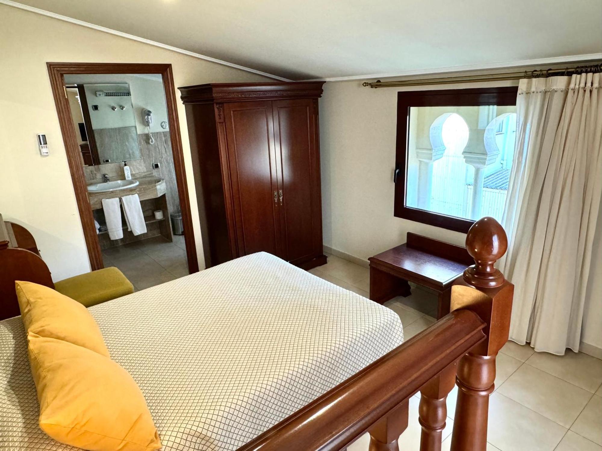 Hotel Kazar Онтеньенте Экстерьер фото
