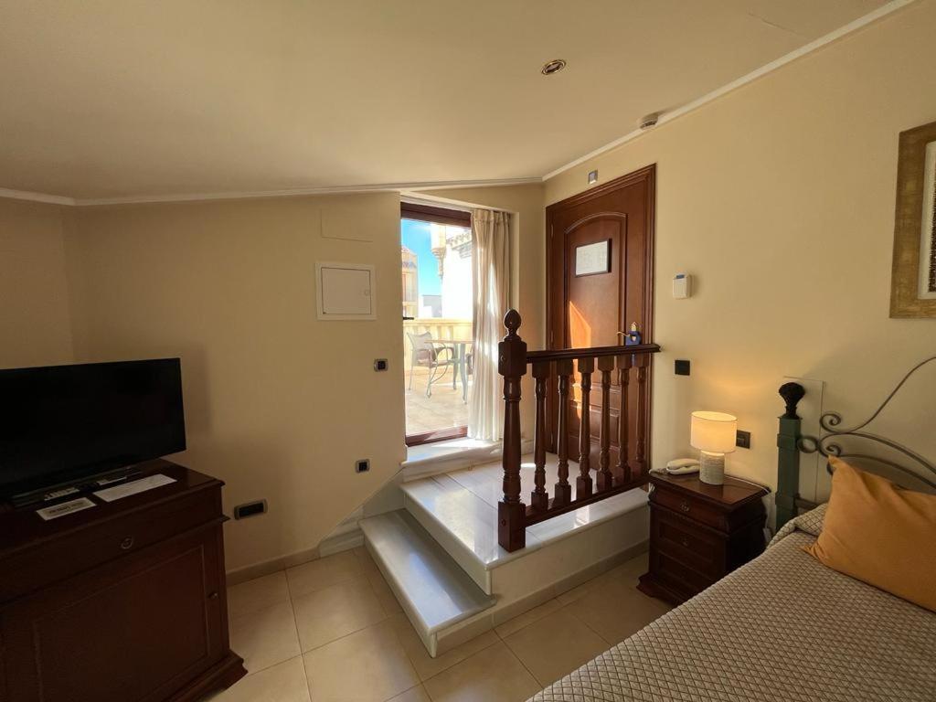Hotel Kazar Онтеньенте Экстерьер фото